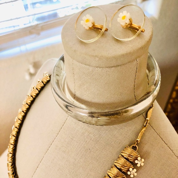 Vintage Jewelry Lot Lucite Bracelet & Flower Necklace - Picture 15 of 16